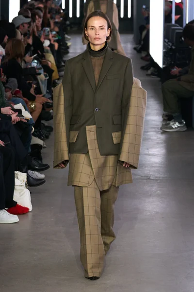 Look 23